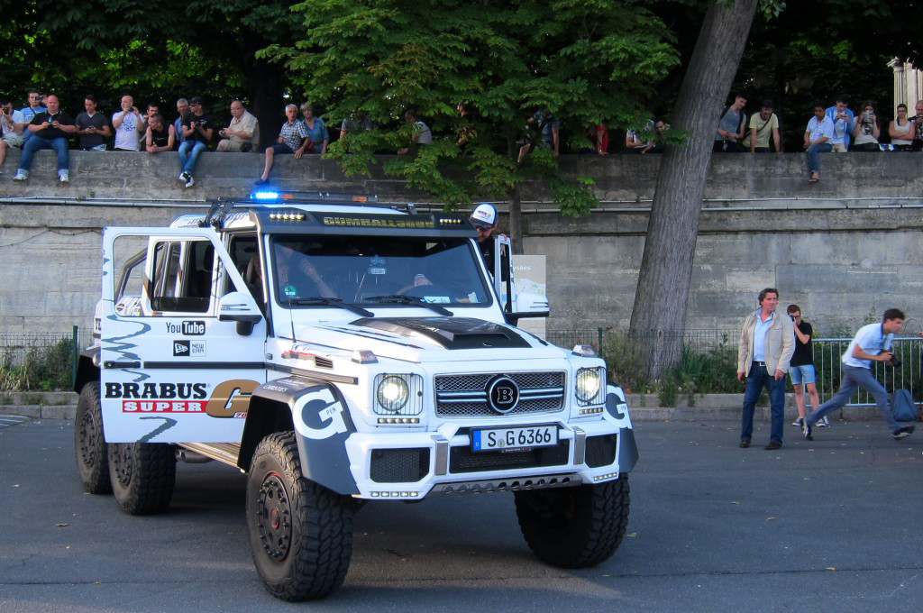 mercedes-benz-brabus-g-63-amg-6x6 (2)