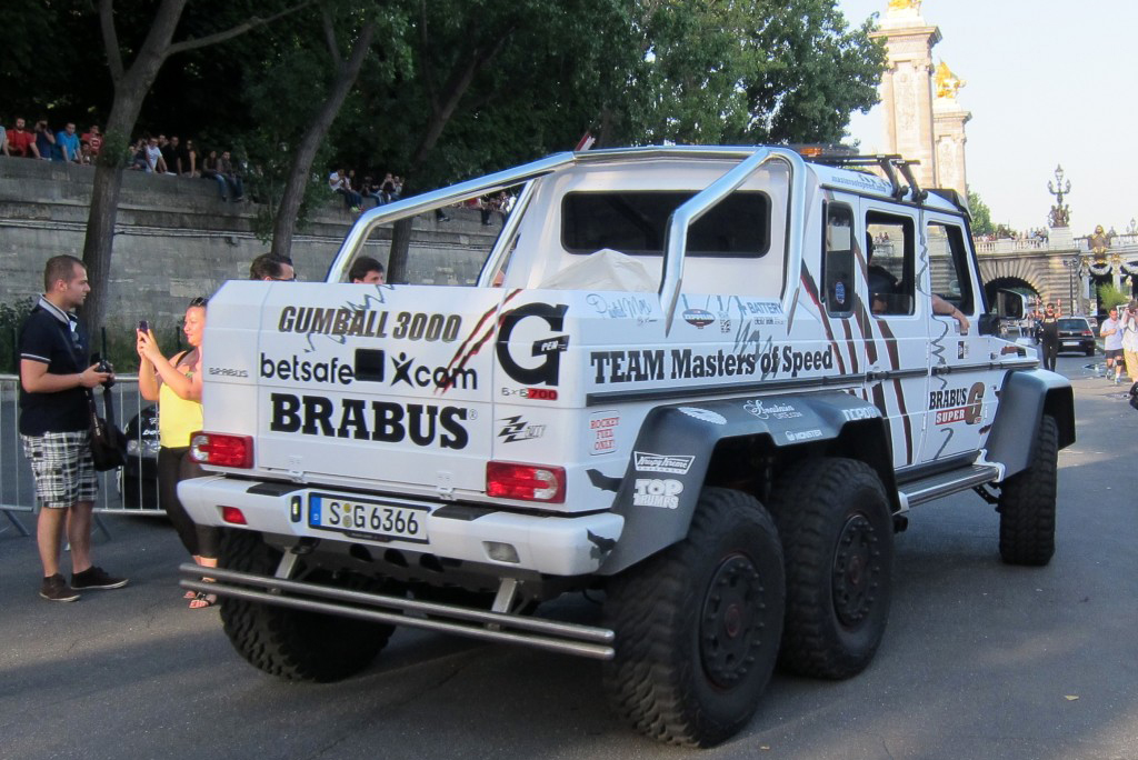 mercedes-benz-brabus-g-63-amg-6x6 (5)