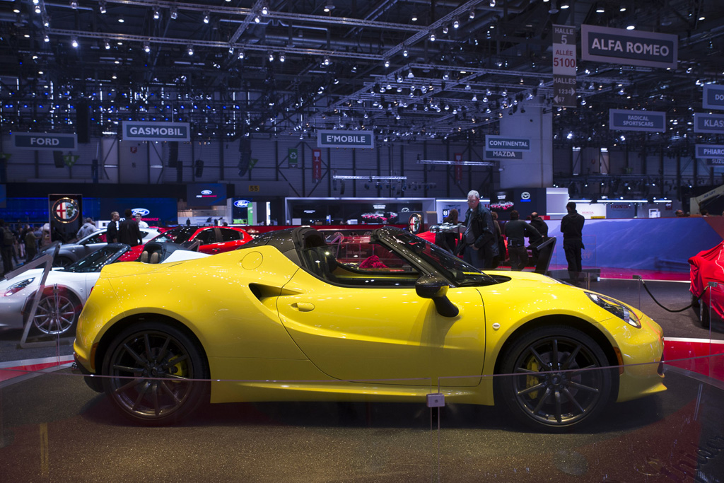 Alfa Romeo 4C Spider (6)