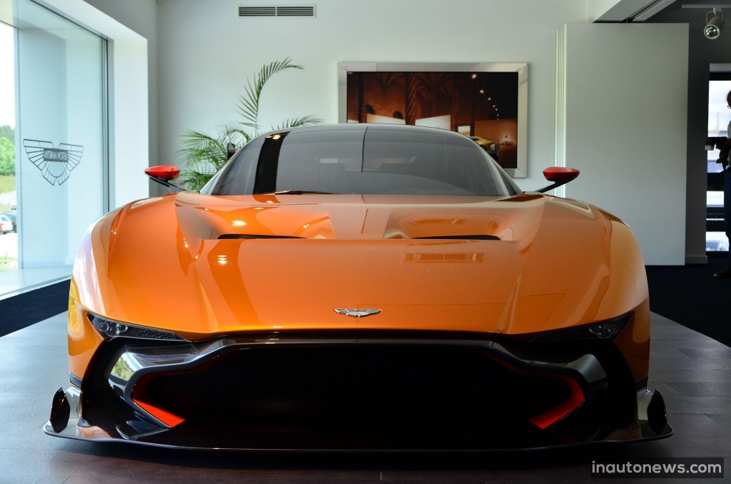 Aston-Martin-Vulcan (1)