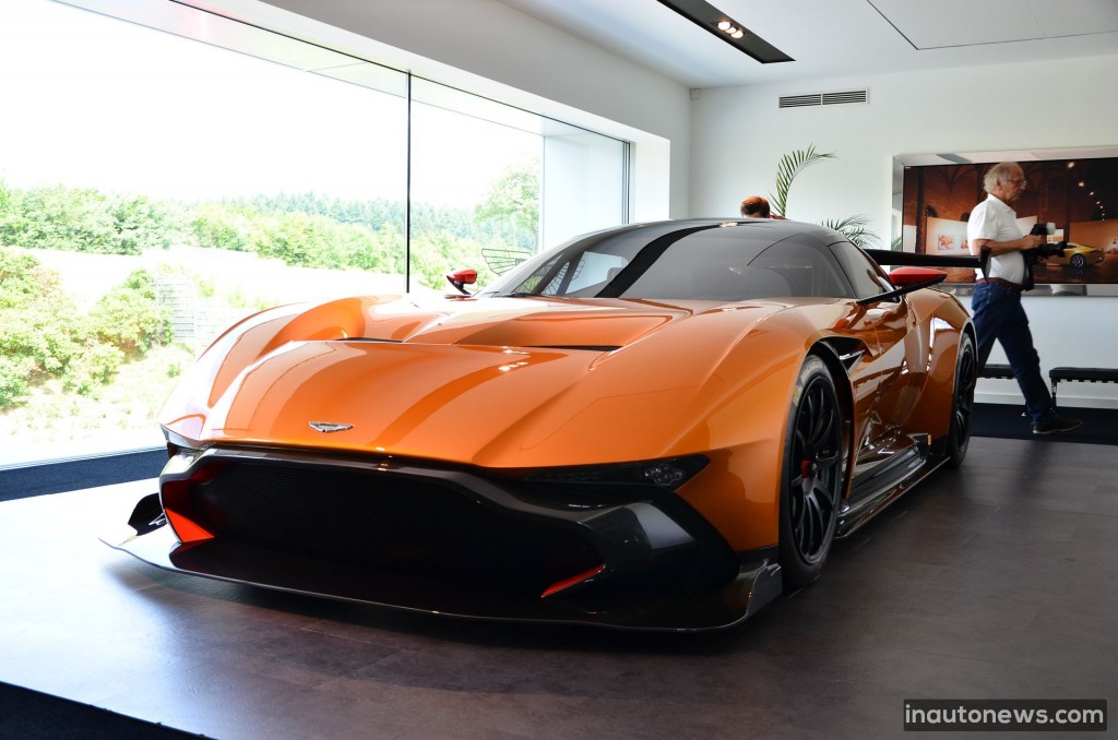 Aston-Martin-Vulcan (13)