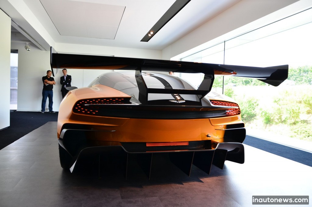 Aston-Martin-Vulcan (15)