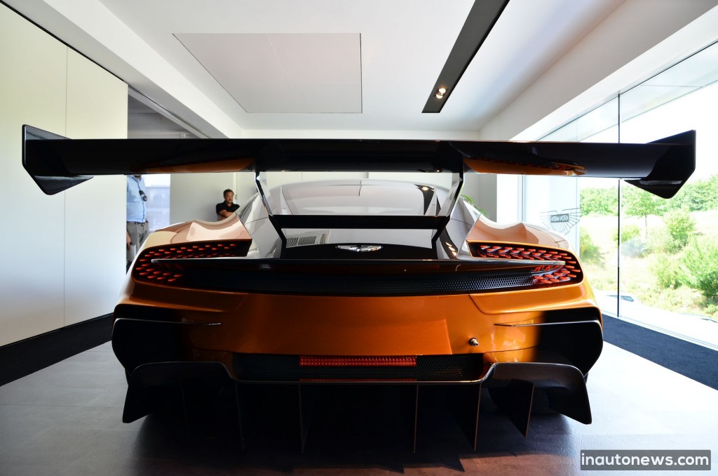 Aston-Martin-Vulcan (17)