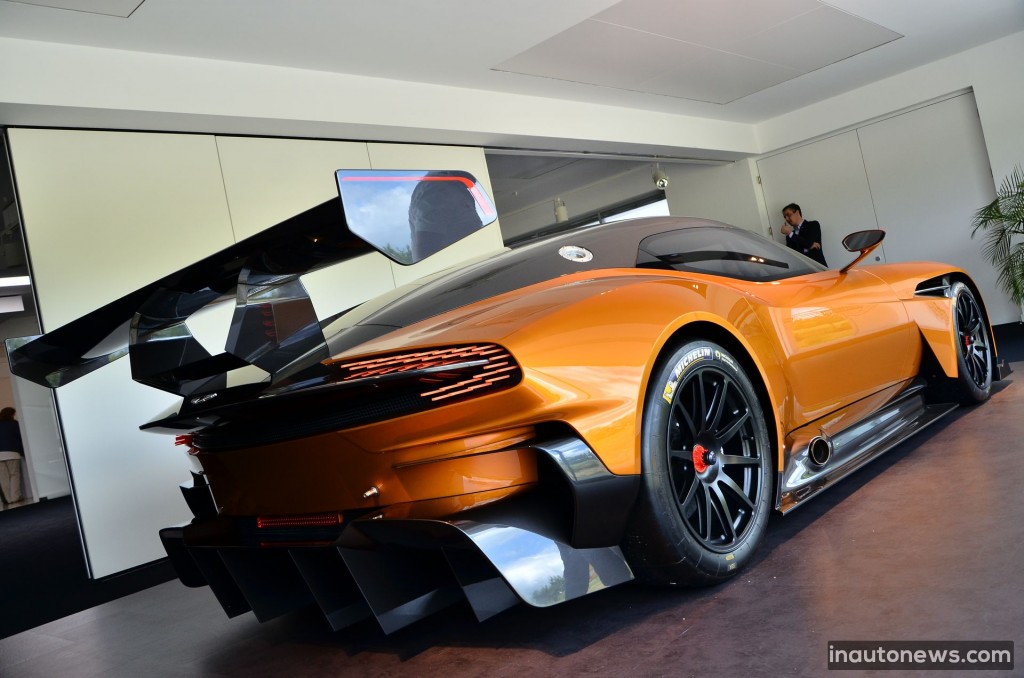 Aston-Martin-Vulcan (18)