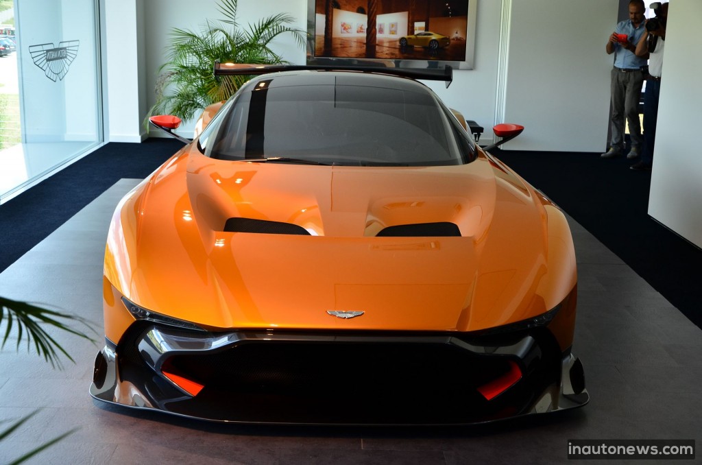 Aston-Martin-Vulcan (2)