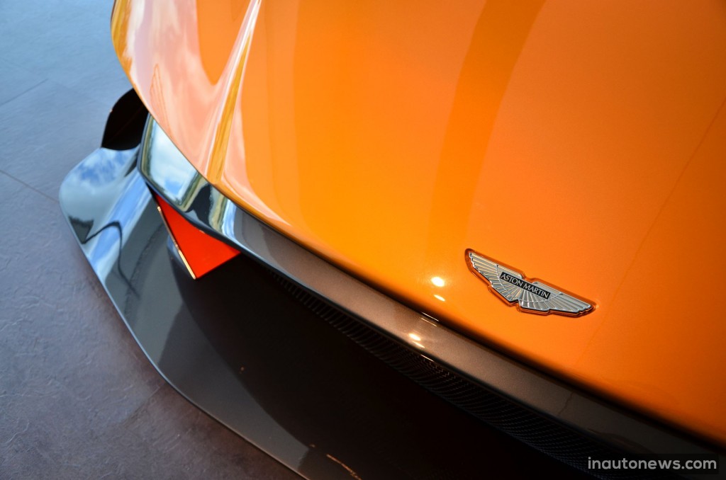 Aston-Martin-Vulcan (22)