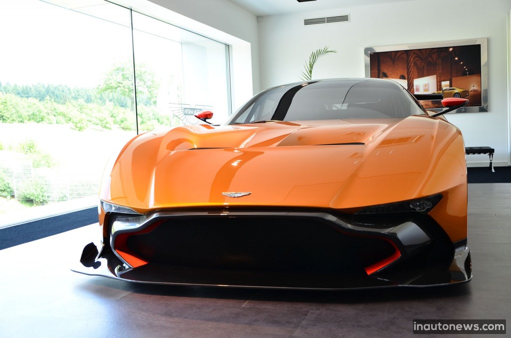 Aston-Martin-Vulcan (7)