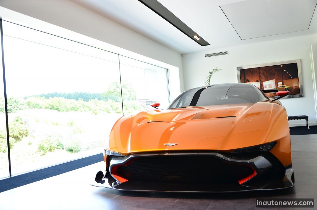 Aston-Martin-Vulcan (9)