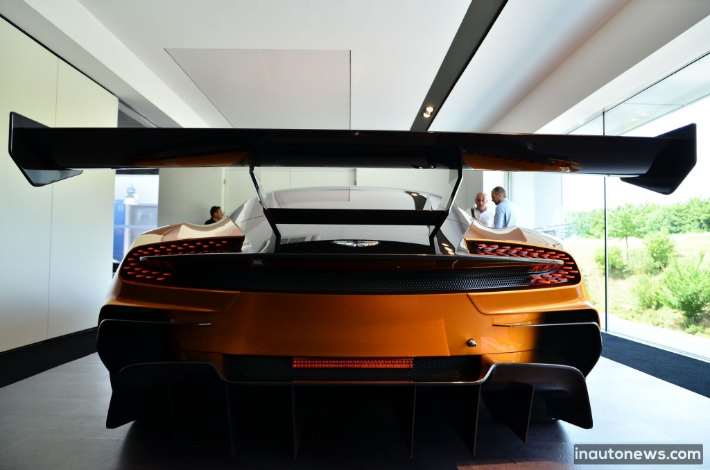 Aston-Martin-Vulcan (94)