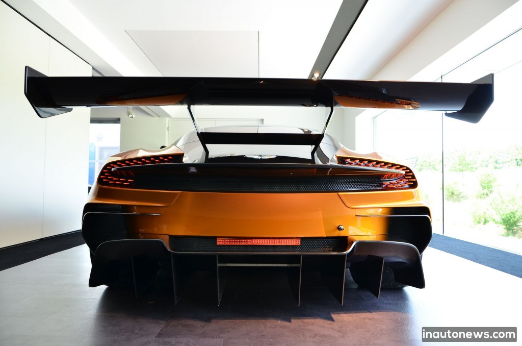 Aston-Martin-Vulcan (95)