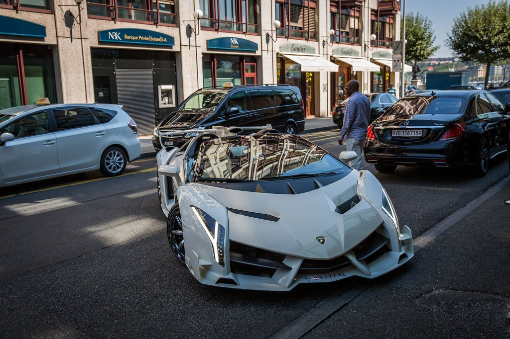 veneno-roadster (2)