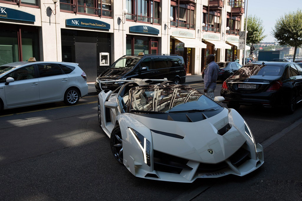 veneno-roadster (3)