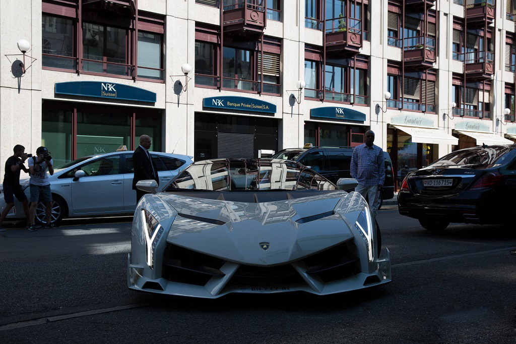 veneno-roadster (4)