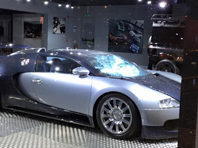 VEYRON (1)