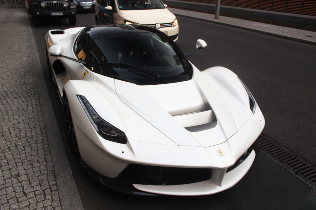 ferrari-laferrari (0)