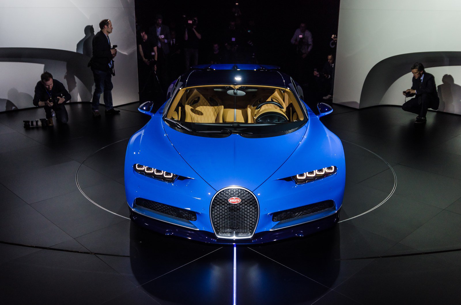 Bugatti-Chiron (1)