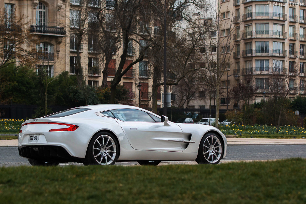 aston-martin-one-77 (9)